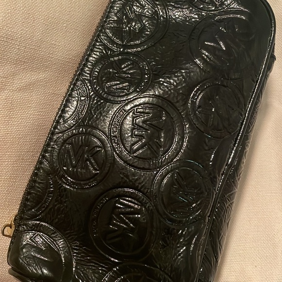 Michael Kors cosmetic pouch - Picture 7 of 8